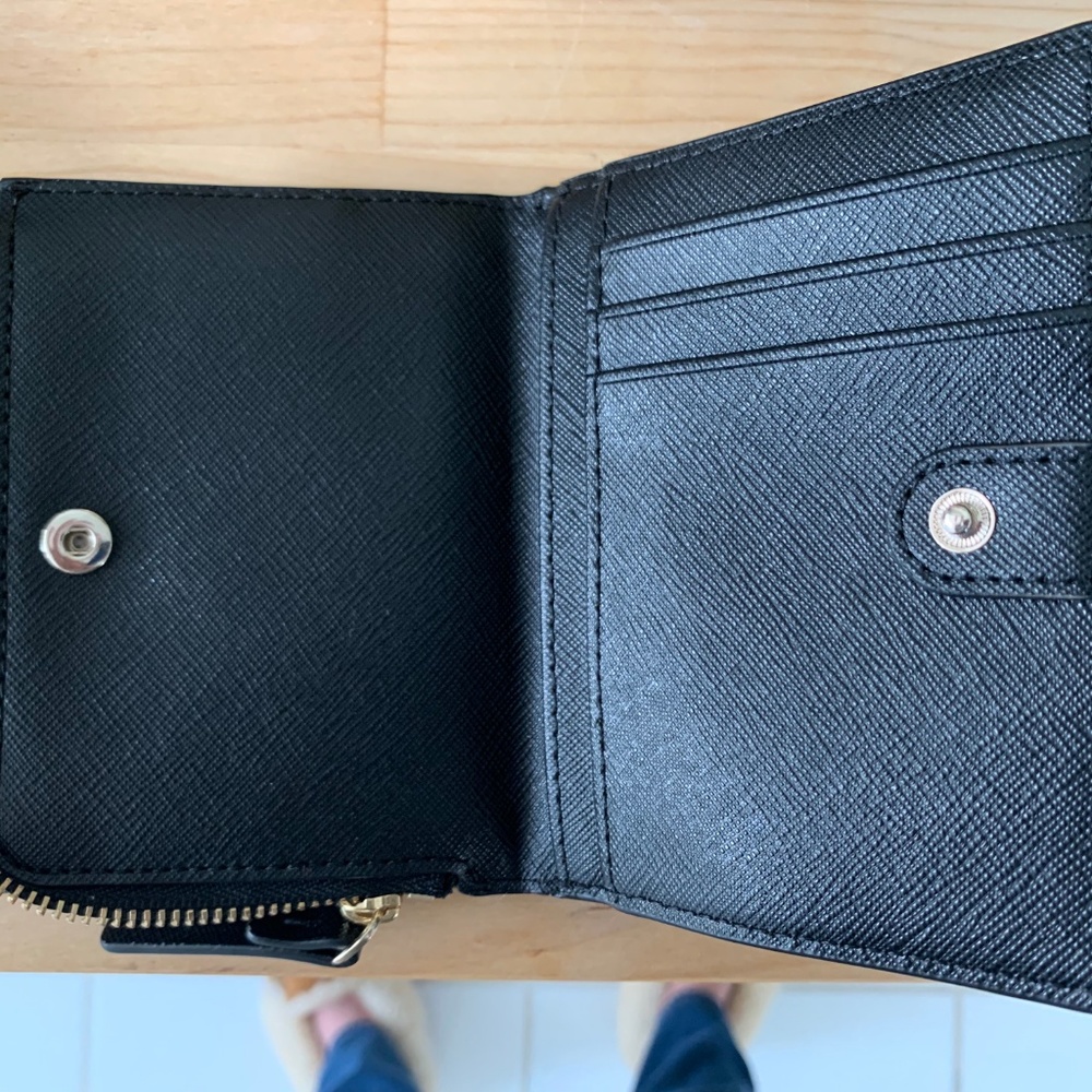 Kate Spade wallet - Picture 3 of 3